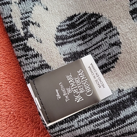 DISNEY Tim Burton'sTHE NIGHTMARE BEFORE CHRISTMAS Jack Skellington scarf - Picture 7 of 10